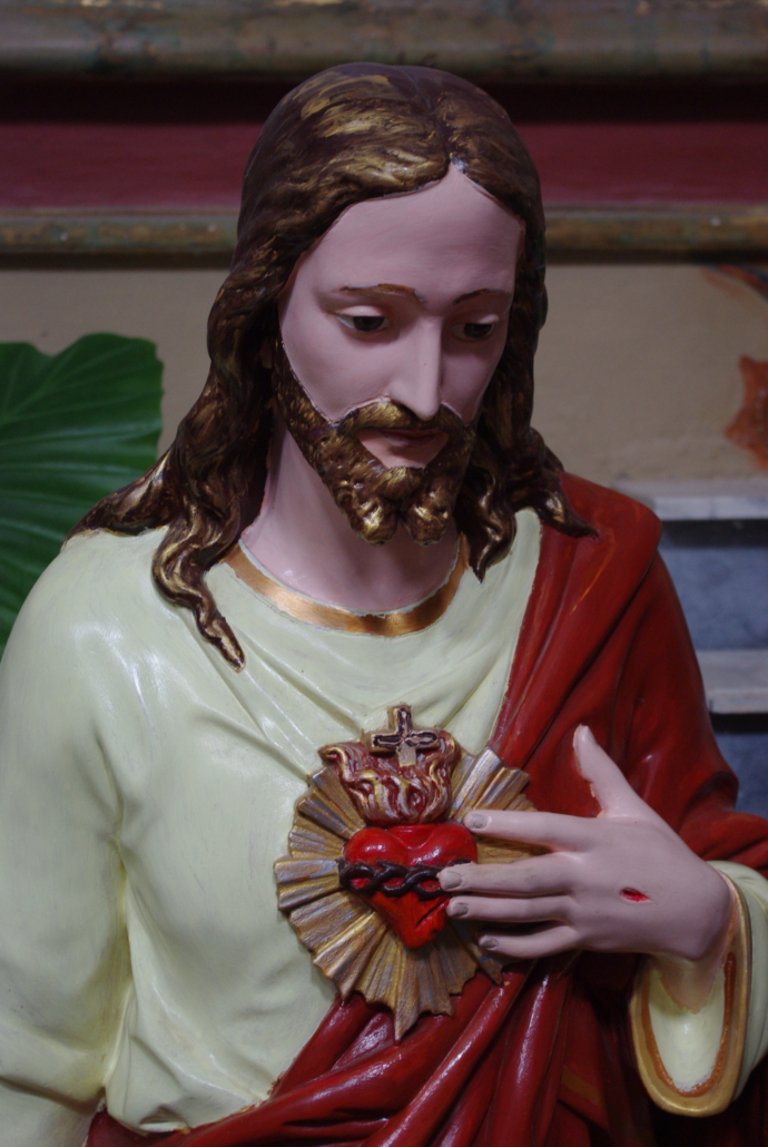 Statue: Jesus Christus, Heiligstes Herz Jesu (Sutri, Mittelitalien) - ein Zeichen der Frömmigkeit seit dem frühen Mittelalter