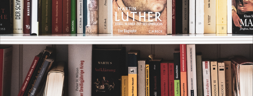 Bücherregal: Historische Bücher; Bild: Michael Schnell
